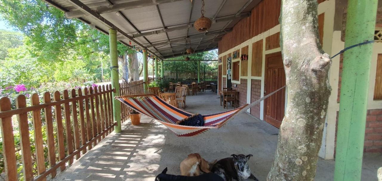 B&B, Family Run Homestay, Hospedaje La Penita Altagracia Eksteriør bilde